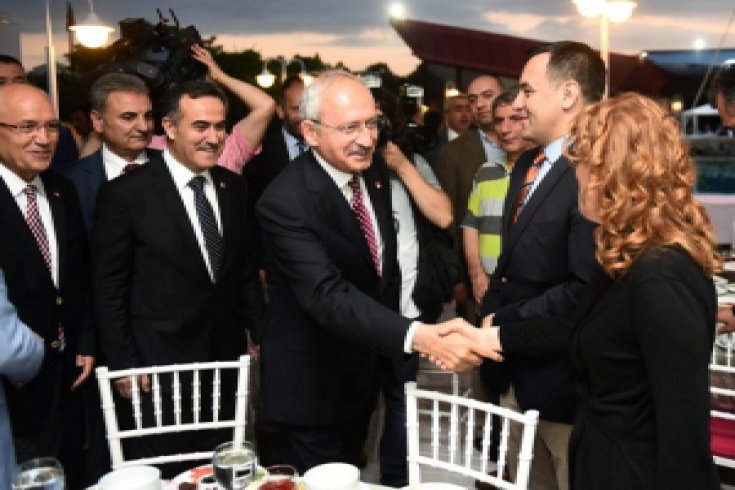 Kılıçdaroğlu, din adamları ve gazetecilerle iftar yemeğinde buluştu
