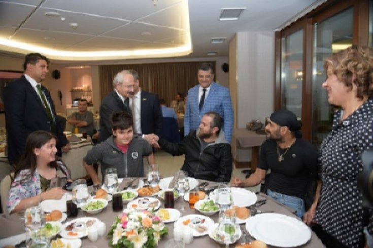 Kılıçdaroğlu, Gazi'lerle iftarda buluştu