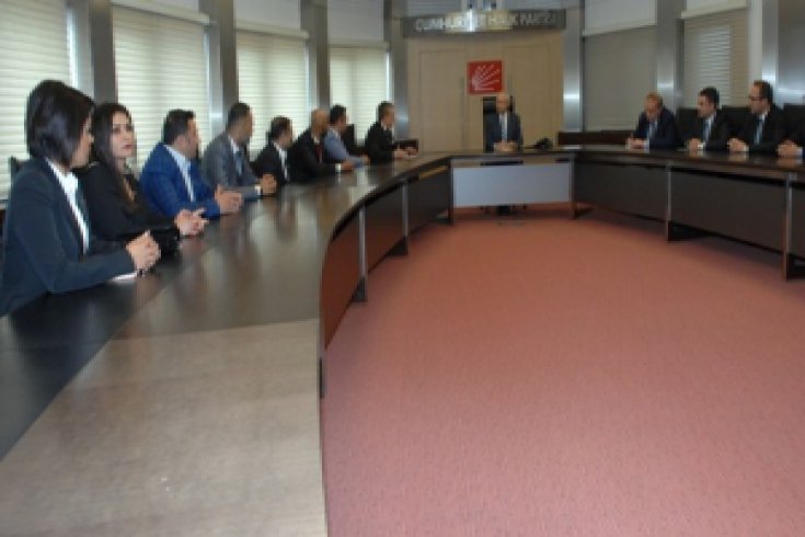 Kılıçdaroğlu, Güney ve Güneydoğu Genç İşadamları Federasyonu yöneticilerinden oluşan heyetle buluştu