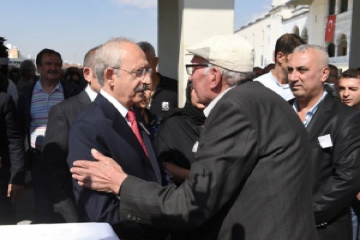 Kılıçdaroğlu, Himmet Şahin'in cenaze törenine katıldı