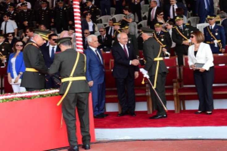 Kılıçdaroğlu, KKTC'de 'Barış Harekatı' törenlerine katıldı