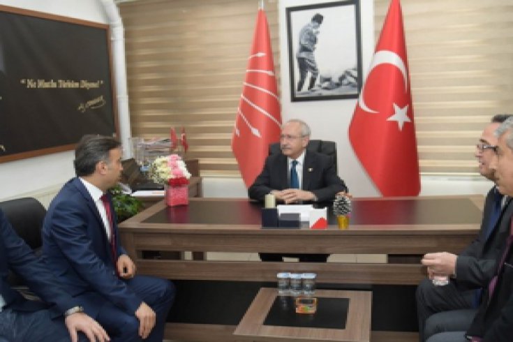 Kılıçdaroğlu, saldırıya uğrayan Düzce İl Başkanı Zekeriya Tozan'ı ziyaret etti