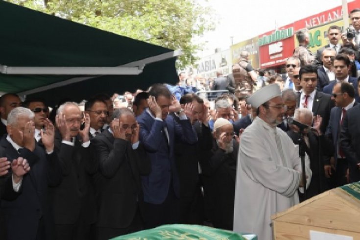 Kılıçdaroğlu, 11. Cumhurbaşkanı Abdullah Gül'ün babası için düzenlenen cenaze törenine katıldı
