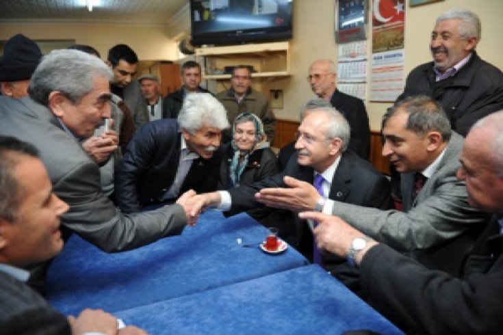 Kılıçdaroğlu, Akyurt'ta vatandaşlarla sohbet etti