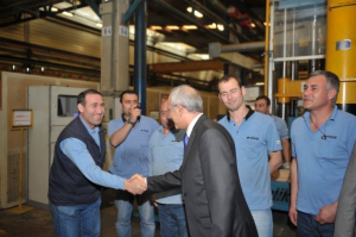 Kılıçdaroğlu Arçelik fabrikasını ziyaret etti.