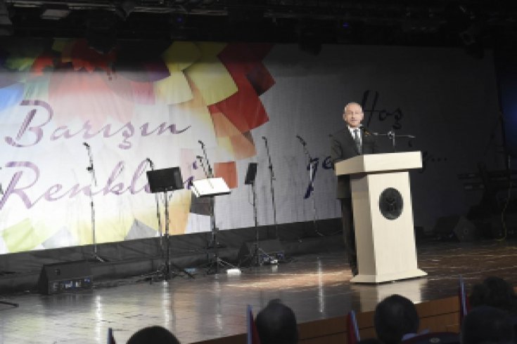 Kılıçdaroğlu, Barışın Renkleri Medeniyetler Korosunu dinledi