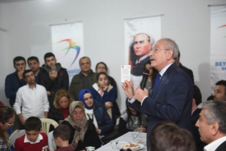 Kılıçdaroğlu, Kayseri'de Beylikdüzün'de bir apartman yönetimi toplantısına katıldı
