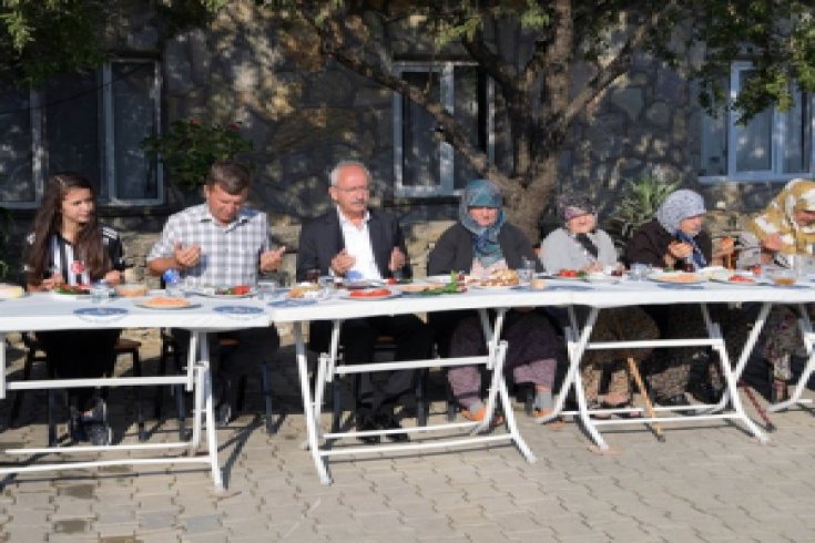 Kılıçdaroğlu, Kocadere köylüleriyle kahvaltı yaptı