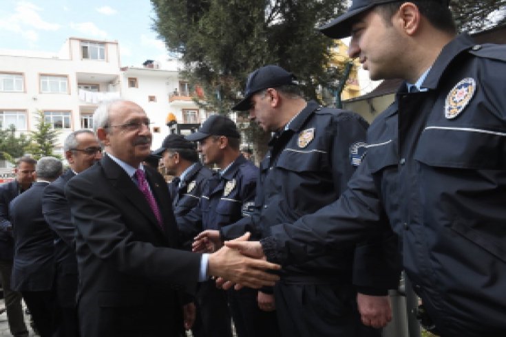 Kılıçdaroğlu, Polis haftası nedeniyle karakol ziyaret etti