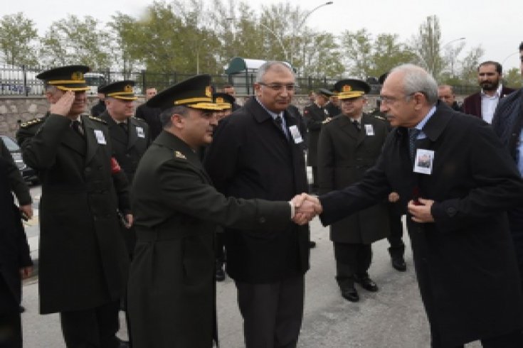 Kılıçdaroğlu, şehit düşen Üsteğmen Muhammed İsmail Kaya'nın cenaze törenine katıldı