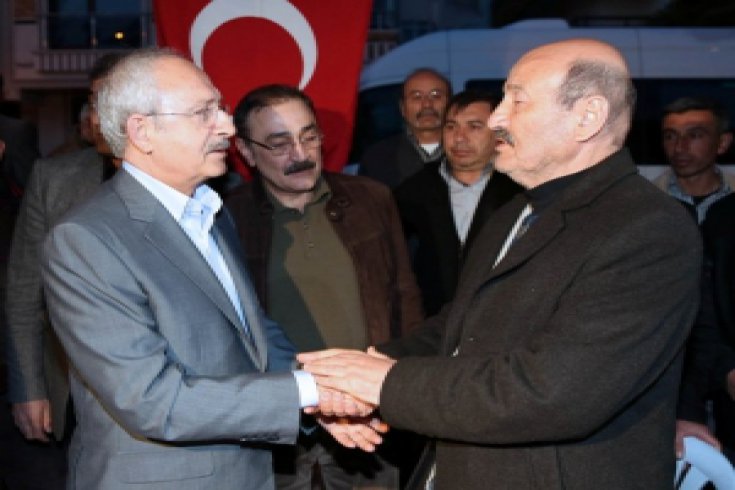 Kılıçdaroğlu, Şehit Pilot Yüzbaşı Mustafa Tanış'ın ailesini ziyaret etti