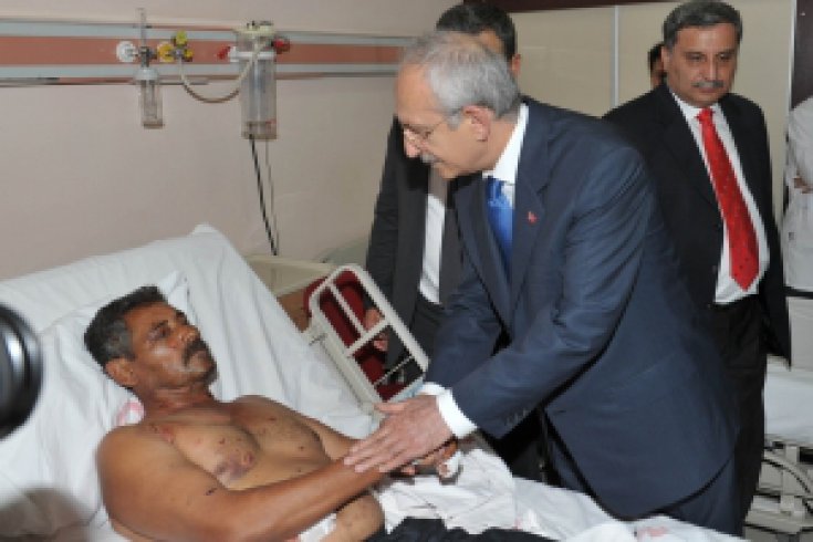 Kılıçdaroğlu yaralıları hastanede ziyaret etti