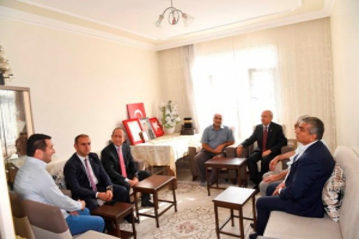 Kılıçdaroğlu'dan şehit Selim Topal'ın ailesine taziye ziyareti