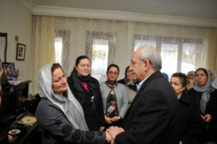 Kılıçdaroğlu'ndan, Şükrü Karaca'nın ailesine taziye ziyareti