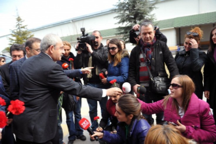 Kılıçdaroğlu'nun, çorap fabrikası ziyareti