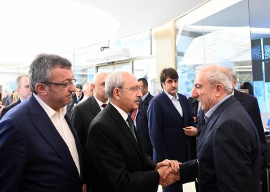 Kılıçdaroğlu, Mardin Milletvekili Orhan Miroğlu'na taziye ziyaretinde bulundu