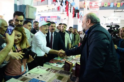 Kılıçdaroğlu Merzifon 3. Kitap Fuarı'nı ziyaret etti