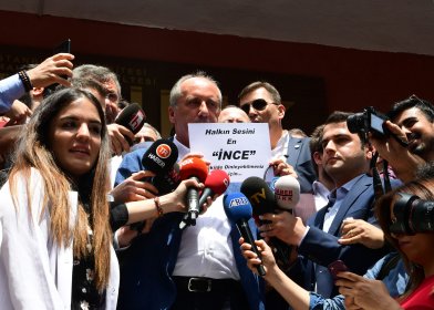 Muharrem İnce, Cerrahpaşa Tıp Fakültesi'ni ziyaret etti