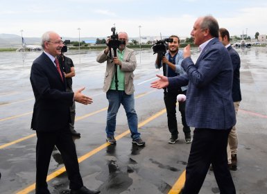 Kılıçdaroğlu ve İnce Ankara Esenboğa Havalimanı'nda karşılaştı