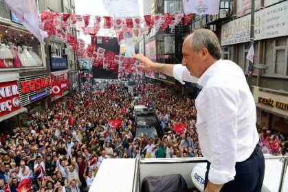 Muharrem İnce, İstanbul Küçükçekmece'de halka seslendi
