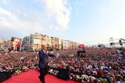 Muharrem İnce İzmir'de tarihi kalabalığa seslendi