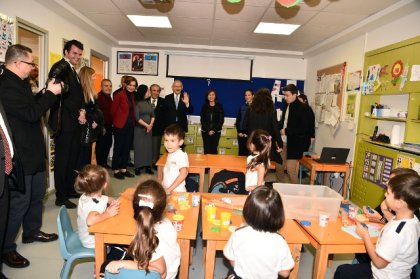 Kılıçdaroğlu, Özel Taş Okulu'nu ziyaret etti