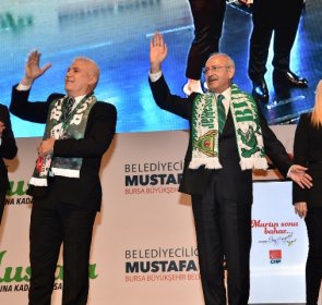 Kılıçdaroğlu, CHP Bursa Büyükşehir Belediye Başkan Adayı Mustafa Bozbey’in tanıtım toplantısına katıldı