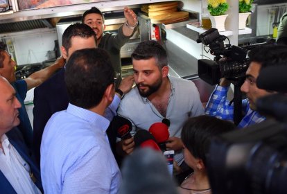 Ekrem İmamoğlu'ndan kendisini 'kumpas videosu' üzerinden suçlayan esnafa: İftira atıyorsun