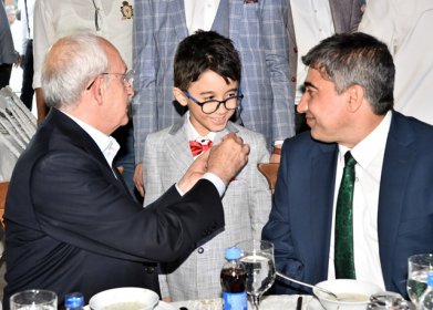 Kılıçdaroğlu, Kırşehir Milletvekili Metin İlhan’ın oğlu Mustafa Batu İlhan’ın sünnet törenine katıldı