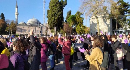 Kadınlardan Beşiktaş'ta Las Tesis eylemi
