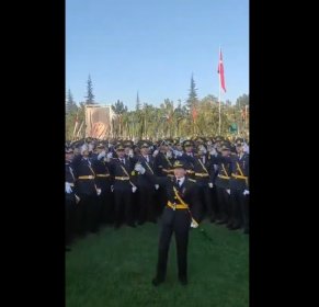 Mezuniyet Töreninde Teğmenler kılıç çekti haykırdı; Mustafa Kemal'in Askerleriyiz!