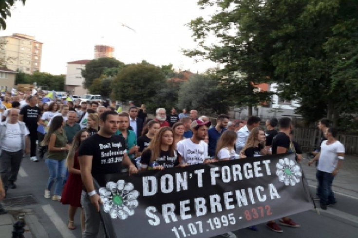 Boşnaklardan Srebrenica Soykırımı'nın 21. yılında anma ve kınama
