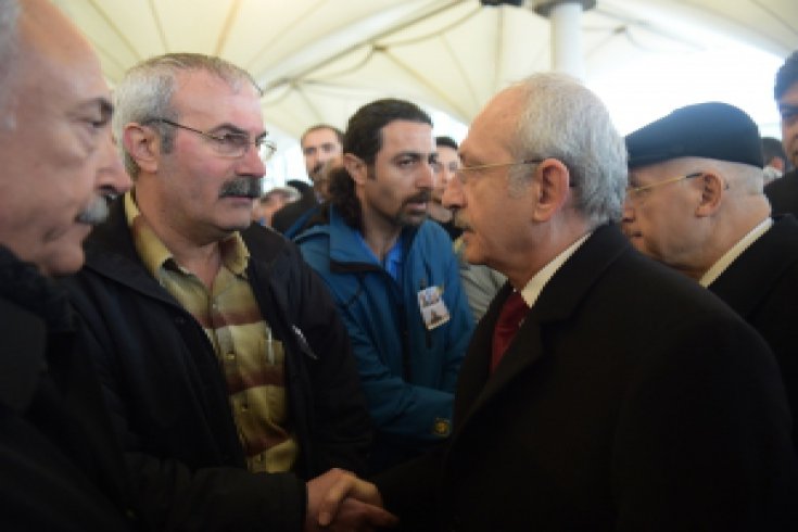 CHP Lideri Kılıçdaroğlu, bombalı saldırada hayatını kaybedenlerin cenazesine katıldı