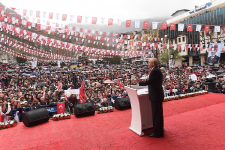 Cumhuriyet Halk Partisi Genel Başkanı Kemal Kılıçdaroğlu,referandum kampanyasının ilk mitingini Amasya’da gerçekleştirdi