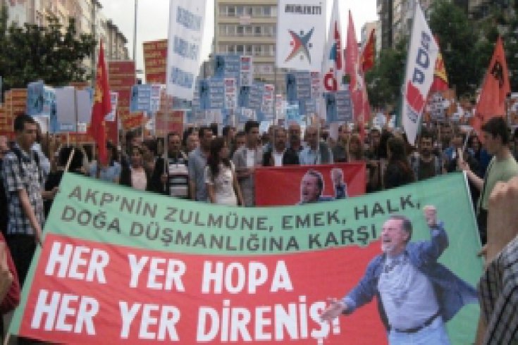 ''Her Yer Hopa, Her Yer Direniş''