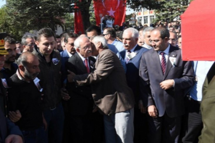 Kılıçdaroğlu Şehit Ufku Demirel'in cenazesine katıldı