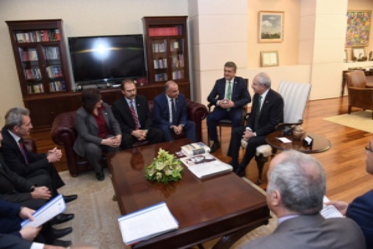 Kılıçdaroğlu, Birleşik Kamu-iş Konfederasyonu bileşenleri ile görüştü