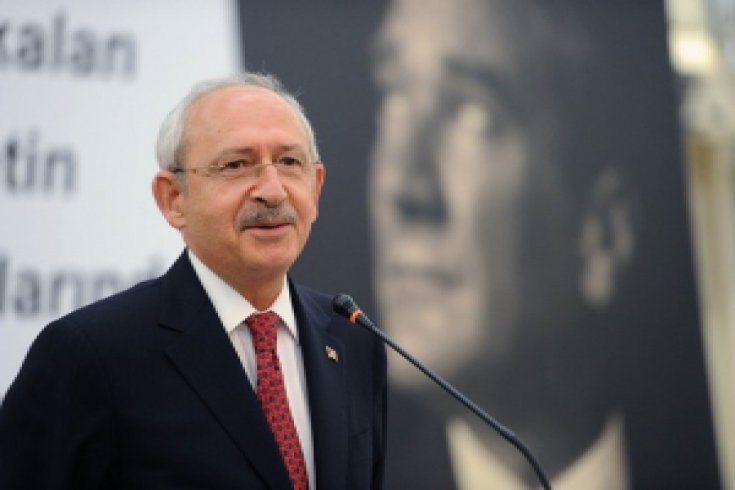 Kemal Kılıçdaroğlu İstanbul'da sanatçılarla bir araya geldi