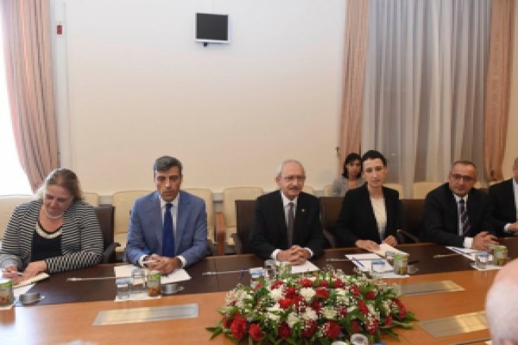 Kılıçdaroğlu, AGITPA heyeti ile görüştü