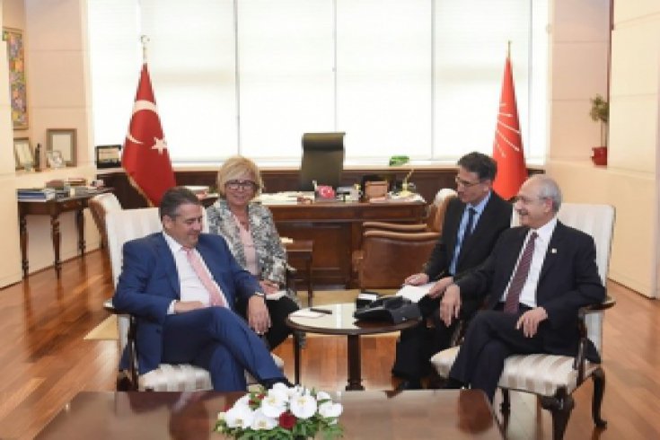 Kılıçdaroğlu, Almanya Dışişleri Bakanı Sigmar Gabriel'i kabul etti