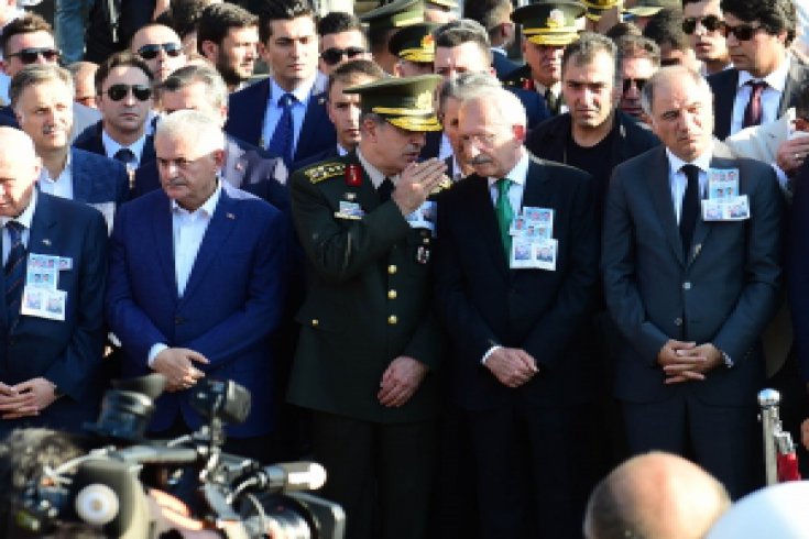 Kılıçdaroğlu, Ankara'da Darbe Girişimi Şehitleri cenazesinde