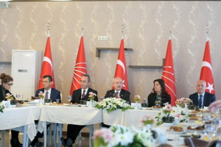 Kılıçdaroğlu, Ankara’da gazetecilerle bir araya gelerek gündeme ilişkin soruları yanıtladı