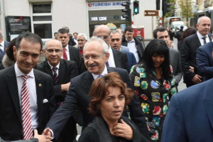 Kılıçdaroğlu, Brüksel'de Türk Mahallesinde