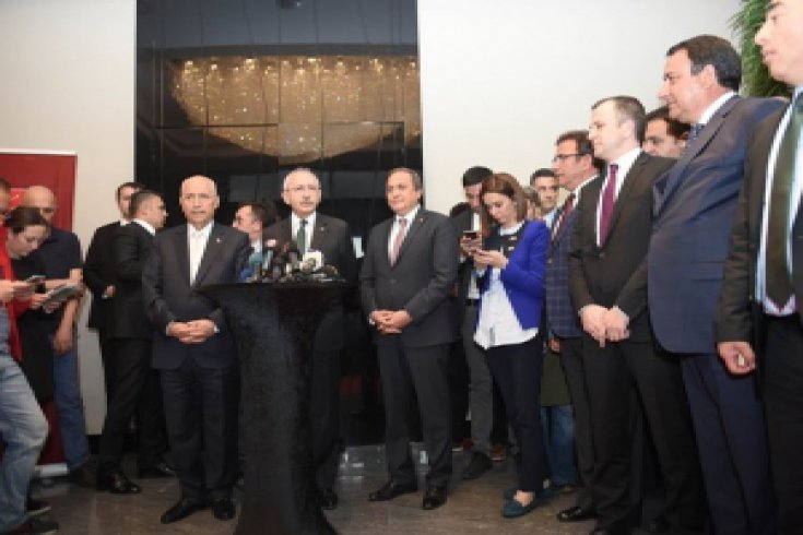 Kılıçdaroğlu CHP'li belediye başkanları ile bir araya geldi