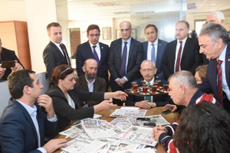 Kılıçdaroğlu Cumhuriyet Gazetesini ziyaret etti