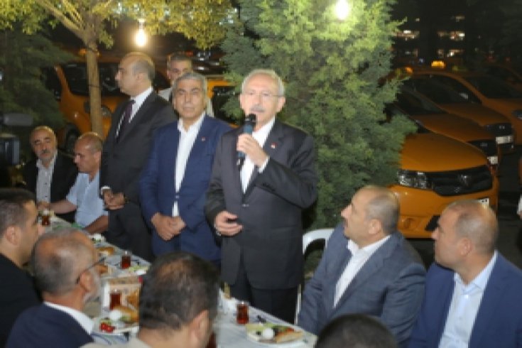 Kılıçdaroğlu, İstanbul'da taksi şoförleriyle birlikte sahur yaptı