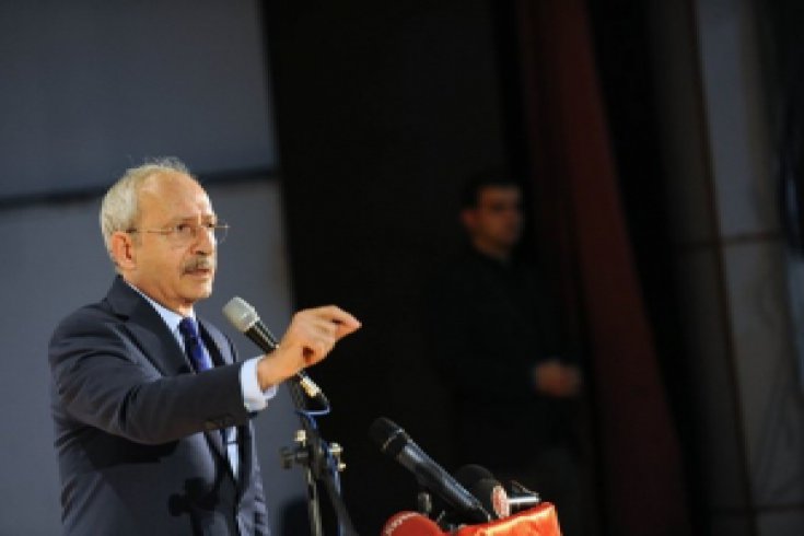 Kılıçdaroğlu, Kayseri'de sivil toplum kuruluşlarının temsilcileriyle ve muhtarlarla bir araya geldi