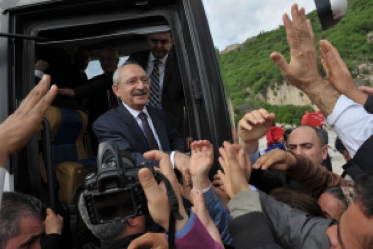 Kılıçdaroğlu, Kınık Beledinde