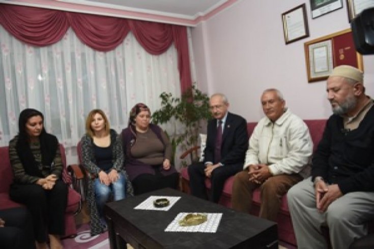 Kılıçdaroğlu'nun şehit Emrah Yiğit'in ailesini ziyareti