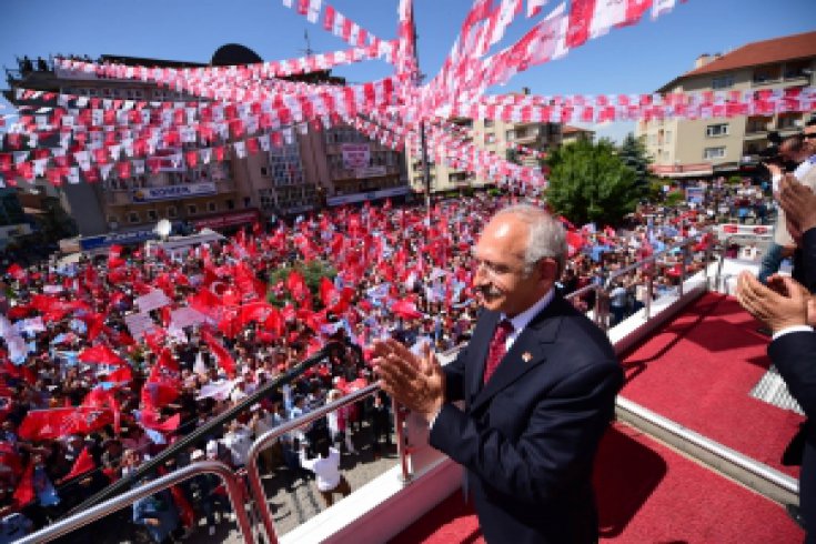 Kılıçdaroğu, Konya'nın Akşehir İlçesini ziyaret etti